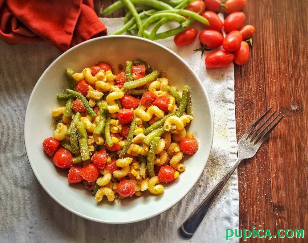 Pasta with Anchovies,Tomatoes and Green Beans