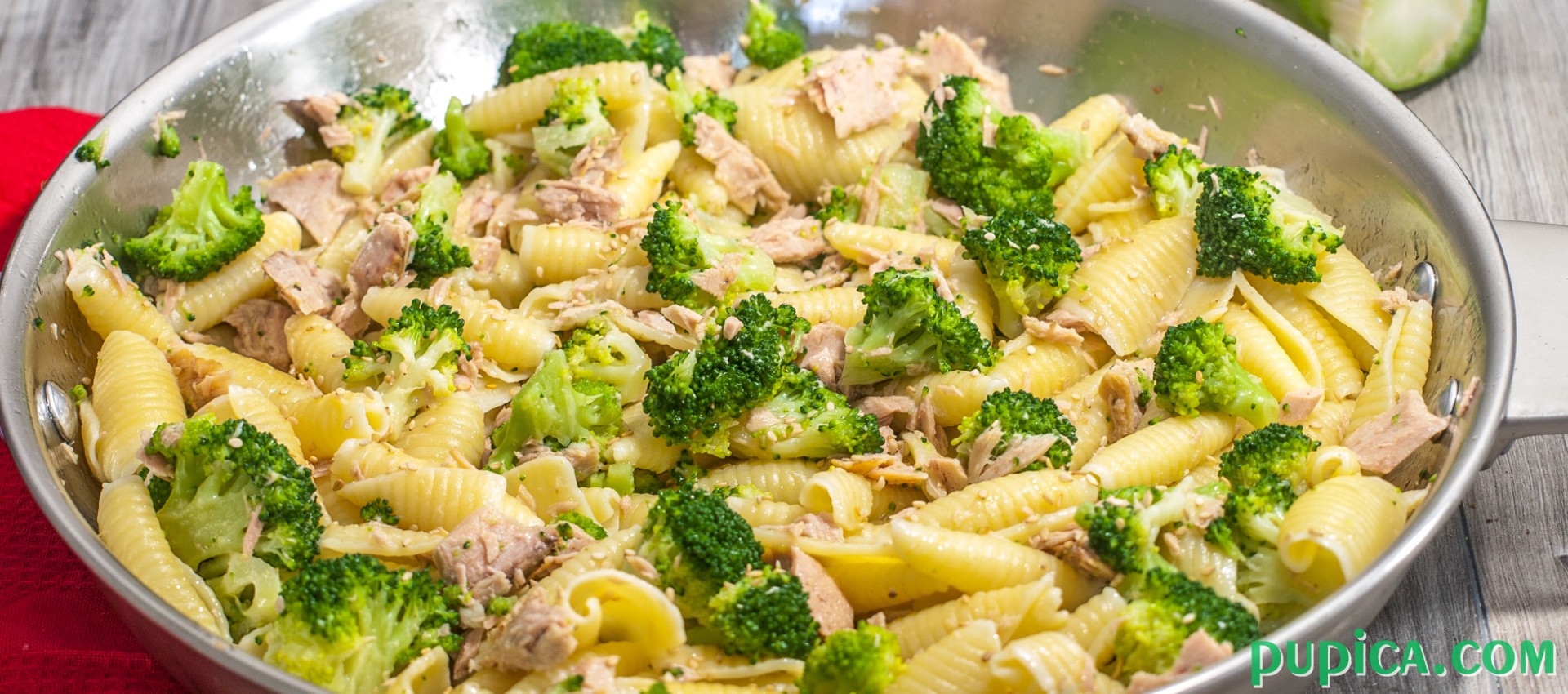 Pasta with Broccoli and Tuna