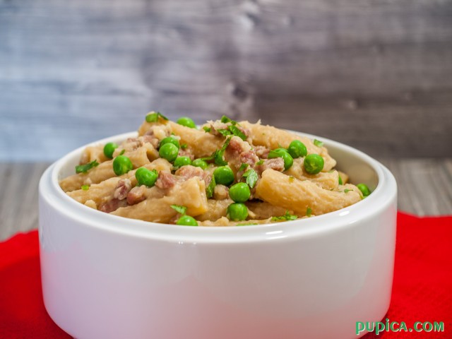Pasta with Potatoes, Peas and Pancetta