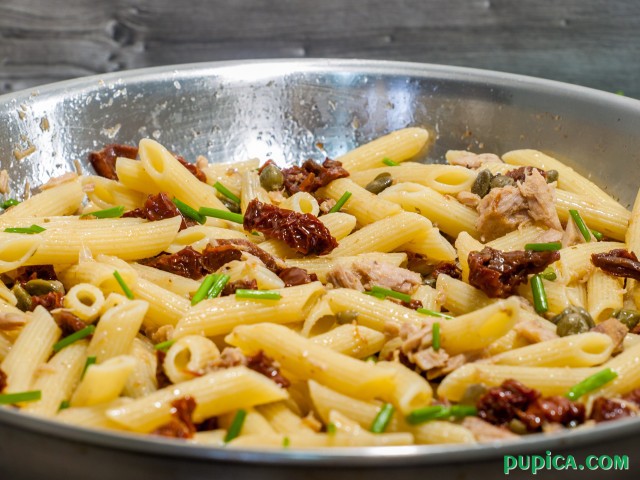 Pasta with Sundried Tomatoes, Capers and Tuna